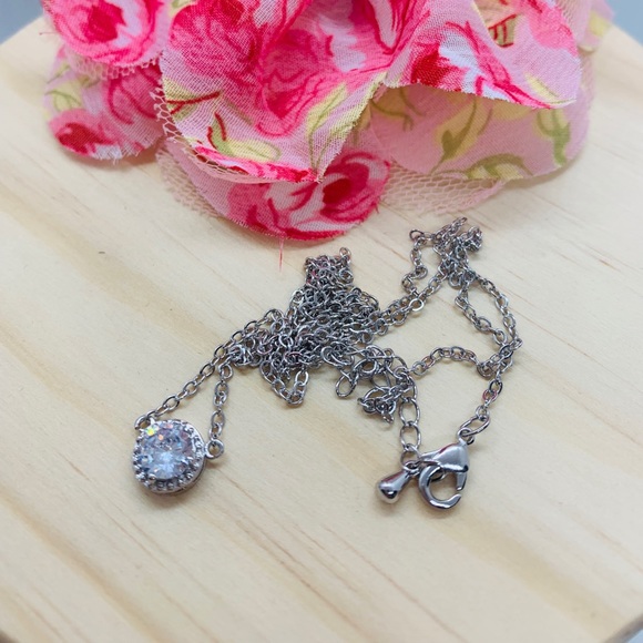 🌟 Gold Plated CZ Necklace - Picture 3 of 5